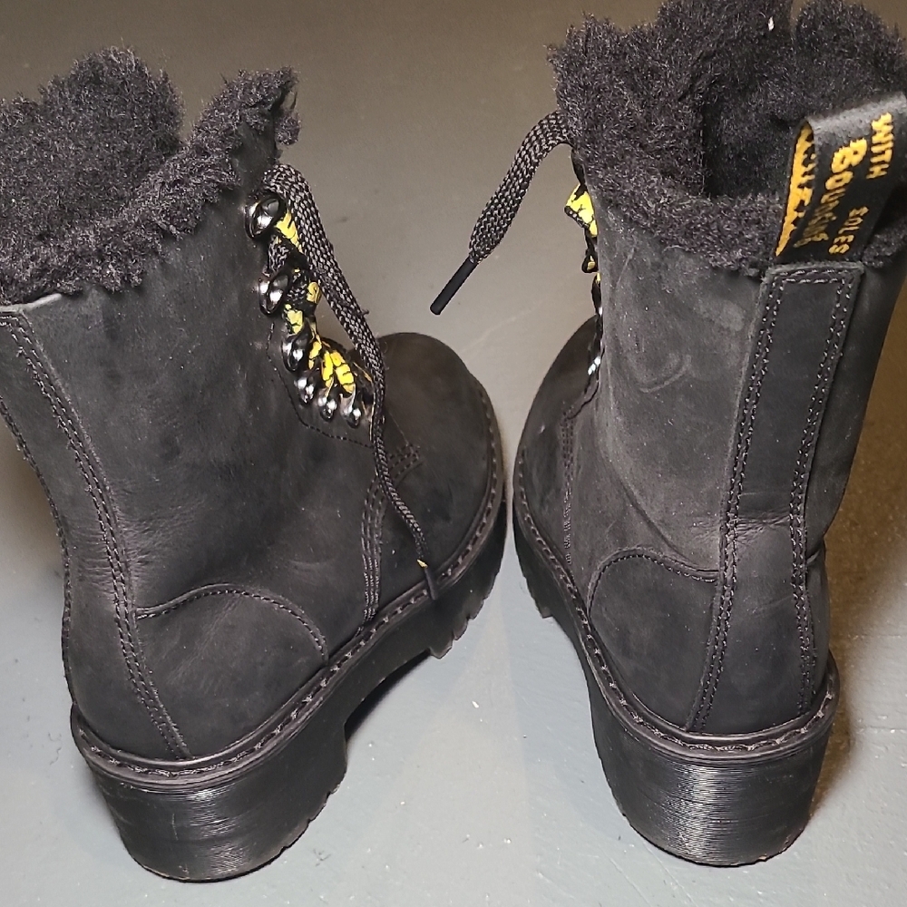Dr. Martens Black Boots with Logo Yellow Laces - Picture 5 of 7